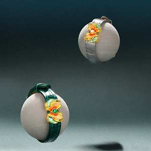 สายนาฬิกาโลหะสีทองสำหรับผู้หญิงดีไซน์แม่พิมพ์และบริการแปรรูปสำหรับ50bar กันน้ำ - Product Image 1