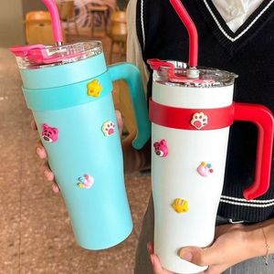 Vaso Térmico Thunder de Gran Capacidad de 40 oz de Acero Inoxidable, Taza de Viaje para Bebidas Calientes y Frías con Pajita - Product Image 2
