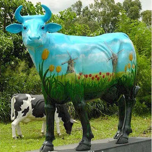 Große Outdoor-Skulptur einer Kuh aus Fiberglas in Lebensgröße, Maßanfertigung, Handbemalte Freistehende Kunstdekoration für den Garten, Marke TongMei - Product Image 5