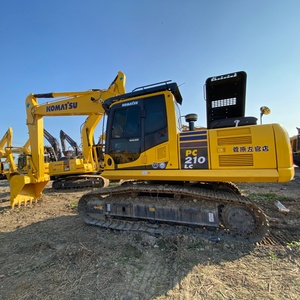 Presque neuf, excavateur hydraulique sur chenilles Komatsu PC210LC de 21 tonnes, d'occasion, importé du Japon pour les chantiers de construction - Product Image 1