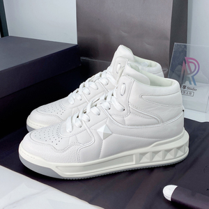 Nouvelles baskets rivetées à semelle épaisse pour hommes, version haute, avec une augmentation de la hauteur de 5 cm, adaptées au sport et aux tenues décontractées - Product Image 3