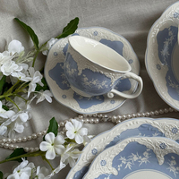 Ensemble de vaisselle en porcelaine occidentale gaufrée de fleurs bleu poudré, style rétro français, assiettes à pâtes et à gâteaux en céramique – Vente en gros, Nouveauté