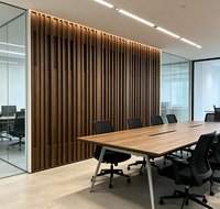 Panel Dinding Beralur WPC Tahan Air, Panel Grille Dekoratif Motif Kayu Interior untuk Hotel, Villa & Proyek Komersial