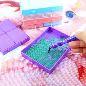 Bandeja clasificadora reversible multifuncional con diseño de tapa deslizante tipo embudo para accesorios de manualidades de <span class=keywords><strong>arte</strong></span> con diamantes 5D DIY - Product Image 4