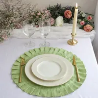 Sets de Napperons Ronds en Lin Vert Personnalisables avec Volants – Plus de 40 Couleurs Disponibles – Parfaits pour Réceptions de Mariage, Banquets et Décoration de Table