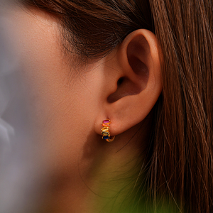CANNER Nuevos Pendientes de Aro Huggie de Plata 925 con Circonitas de Colores, Joyería de Oro de 18k, Delicados Pendientes de Aro con Circonitas Cúbicas Multicolor - Product Image 5