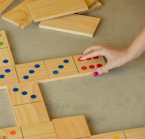 Juego de Dominó de Madera para Exteriores, Manualidades para Adultos y Niños, 28 Piezas de Dominó de Formato Grande para Fiestas de Cumpleaños, Vacaciones y Familia - Product Image 2