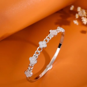 Brazaletes de Lujo de Diseño al por Mayor, Chapados en Oro de 18K, con Carcasa de Cobre, Flor Hueca, Corte Asscher, Circonita, Estilo Vintage, para Mujer, Aniversario - Product Image 5