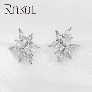Pendientes de Flores Cúbicas Transparentes RAKOL EP5829, Joyería de Moda de Circonia Chapada en Platino de Alta Calidad para Mujer - Product Image 2