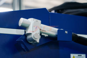 آلة تنظيف بالليزر بقوة 3000 واط من JAX لتنظيف مكونات السكك الحديدية المتآكلة بعمق - Product Image 4