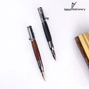 Offre Spéciale – Kits de Stylos Métalliques en Forme de Pistolet, Personnalisables avec LOGO Imprimé, Stylo Haut de Gamme en Laiton Massif à Mécanisme Bolt Action avec Boussole – Vente en Gros - Product Image 4