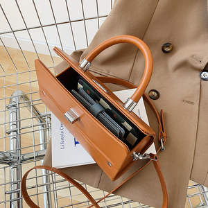 กระเป๋าครอสบอดี้ผู้หญิงโลโก้แบบกำหนดเอง, กระเป๋าสะพายไหล่ผู้หญิงแฟชั่น, กระเป๋าถือหนังผู้หญิงสุดหรู - Product Image 2