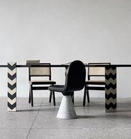 Bureau triangulaire en bois massif noir et blanc, design italien créatif, moderne et simple, pour usage domestique ou en villa.