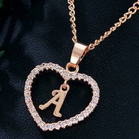 2023 nueva llegada personalizado corazón inicial diamantes de imitación cristal nombre gargantilla colgante collar cadena de eslabones de moda para aniversario