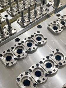 Khuôn ép nhựa <span class=keywords><strong>PET</strong></span> 32mm 24 khoang dùng cho chai mỹ phẩm, nhà sản xuất khuôn ép nhựa - Product Image 4