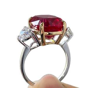 Bague en diamant et rubis bicolore 5 carats rouge sang de pigeon, sertie à griffes, bijou de fiançailles - Product Image 5