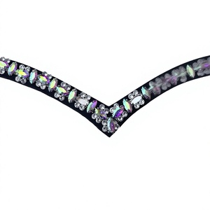 Sangle de frontale en cuir en forme de V pour cheval, ornée de strass et de cristaux, accessoire de tête à fixation rapide. - Product Image 3