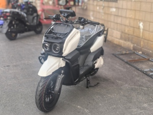 Commandes personnalisées de 50 à 500 unités Vélo électrique Adaptations régionales disponibles Scooter électrique haute puissance - Product Image 2