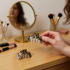 Fermaglio per capelli con stampa leopardata da 6 cm, design a patch, accessorio moda donna - Product Image 2