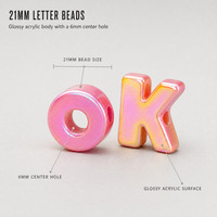 Perles en acrylique brillantes en gros, lettres de l'alphabet de 21 mm, breloques avec trou de 6 mm, options de couleurs pour l'artisanat des enfants et les bijoux initiaux