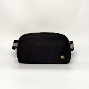 USA Oversea Warehouse 1L Fanny Pack with Gold Logo Strap Belt Bag for Sports Waterproof Waist Bag Adjustable Strap - Product Image 2