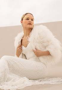 YR1113 Acepta Pedidos Personalizados de Todo Tipo de Productos de Plumas de Avestruz, Chaqueta de Avestruz Real de Lujo para Novias y Fiestas - Product Image 5