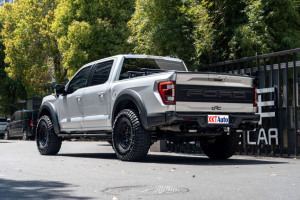 Ford F-150 Raptor 3.5L <span class=keywords><strong>V6</strong></span> EcoBoost 4WD Pickup Truck d'occasion <span class=keywords><strong>2022</strong></span>, Raptor Gen 3, tout-terrain, haute performance, conduite à gauche, 5 places - Product Image 3