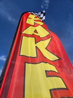 Drapeau publicitaire en plumes avec logo personnalisé et piquet, vente en gros