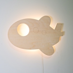 Lámpara de Pared Decorativa de Madera para Cuarto Infantil, Color Madera Natural, Ecológica, Funciona con Pilas AA, con Interruptor de Cable - Product Image 4