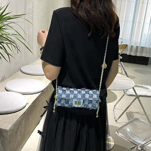 Nouveau sac rond petit format à imprimé léopard, sac bandoulière, sac à main femme tendance et personnalisé avec chaîne - Product Image 2