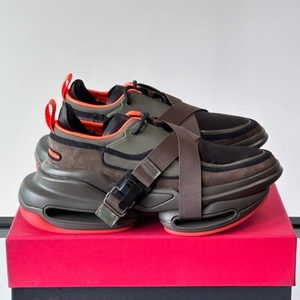 Chaussures de sport respirantes et antidérapantes de haute qualité pour hommes, idéales pour l'été et l'automne, pour le basketball et le skateboard - Product Image 1