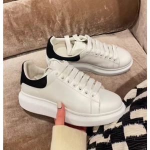 Zapatillas Retro Transpirables con Logotipo Personalizado OEM para Hombre, Ligeras, con Cordones, para Skateboard y Caminar, Antideslizantes, con Parte Superior de Cuero Patentado - Product Image 1
