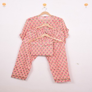 Conjunto de Pijama Floral Estampado a Mano de Alta Calidad - Ropa de Dormir de Algodón, Ropa de Dormir y de Estar por Casa de Verano Estilo Bohemio para Mujer, Regalo - Product Image 6