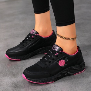 Nuove Scarpe da Corsa Piatte da Donna di Designer Famosi, Modello Europeo di Grande Successo, Supporta Personalizzazione Colore e Stile Suola - Product Image 3