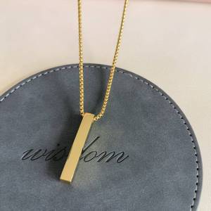 Collier pendentif barre verticale en acier inoxydable plaqué or noir, personnalisable avec gravure, bijoux <span class=keywords><strong>pour</strong></span> hommes et femmes, résistant au ternissement - Product Image 1