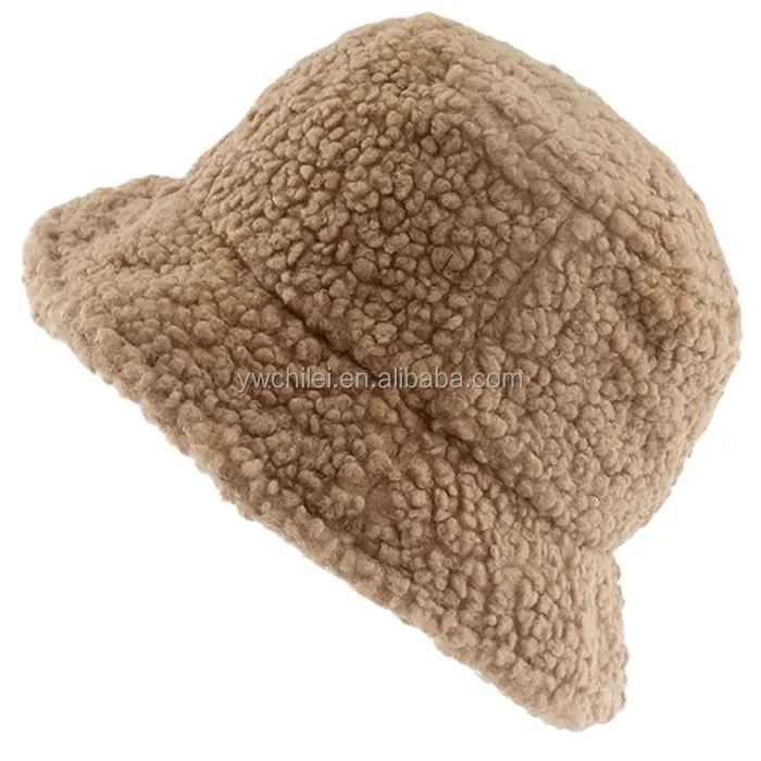 Женская зимняя шапка-«Колокол» из искусственного меха
