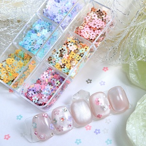 Accessoires de nail art printemps-été, style japonais et coréen, boîte de 6 compartiments, paillettes fleur de prunier couleur claire, fleurs <span class=keywords><strong>macaron</strong></span> 4MM - Product Image 4
