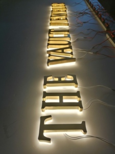 Letrero Comercial Retroiluminado con LED, Letrero <span class=keywords><strong>de</strong></span> Acero Inoxidable Dorado Cepillado, <span class=keywords><strong>Letras</strong></span> Retroiluminadas con Halo <span class=keywords><strong>de</strong></span> Acero Inoxidable - Product Image 5