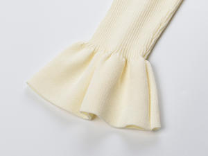 Nouvelle Collection Printemps 2026 – Pull Tricoté Élégant et Tendance à Rayures Contrastées, Coupe Ajustée, Manches Longues, Col Irrégulier, Effet Rajeunissant - Product Image 5