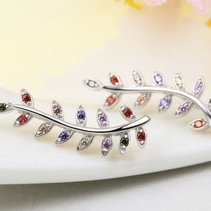 Pendientes Grandes de Plata de Ley 925 con Clip y Diseño de Hoja de Circonio, Sin Agujero, Elegante Accesorio para las Orejas - Product Image 4