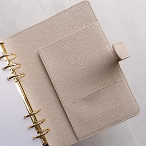 Carnet de notes/agenda/portefeuille personnalisable en cuir litchi A5, couverture rigide, à anneaux, six trous, avec porte-cartes - Product Image 4