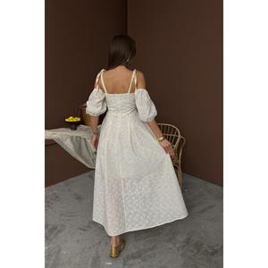 เดรสทรงเอไลน์สีเบจสุดหรู แขนบอลลูนผูกเชือก ปักลาย แต่งระบายช่วงเอวทรงเอ็มไพร์ ผ้าทอระบายอากาศได้ดี เหมาะสำหรับใส่ในชีวิตประจำวัน - Product Image 1