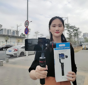 Estabilizador de cardán de 3 ejes para cámaras sin espejo y DSLR Trípode iPhone Smartphone Vlog Video en vivo - Product Image 2