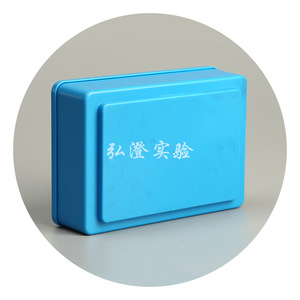 Bandeja de refrigeración de plástico azul Hirozumi de 96 pozos para uso en laboratorio - Product Image 4