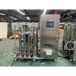 Machine de traitement de l'eau par osmose inverse à double étape de dialyse désinfection chimique et thermique