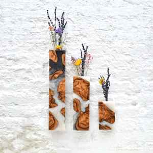 Mejora la Decoración de tus Plantas con Macetas de Resina y Madera para Plantas que Combinan Encanto Rústico y Resina Duradera - Product Image 1