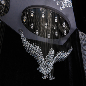 Lampadario a Sospensione con Uccelli Volanti, Progetto Alberghiero, Lampada Pendente con Cristalli e Nappe Glitterate, Lampadario Aquila in Cristallo - Product Image 3
