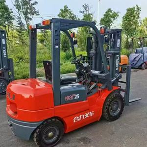 Chariot élévateur diesel Heli25 200 kg d'occasion |   Chariot à moteur diesel à allée étroite, certifié EPR France, WEEE, CE, EAC, SASO - Product Image 5