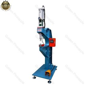 Petite machine pneumatique de rivetage en métal de vente directe d'usine de la Chine pour la plaque d'embrayage industrielle - Product Image 1
