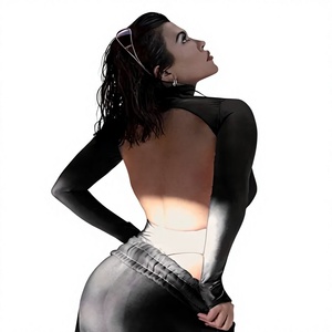 Combinaison décontractée sexy à manches longues et dos nu pour femme, collection été 2026, personnalisable avec logo, couleurs unies, extensible - Product Image 2